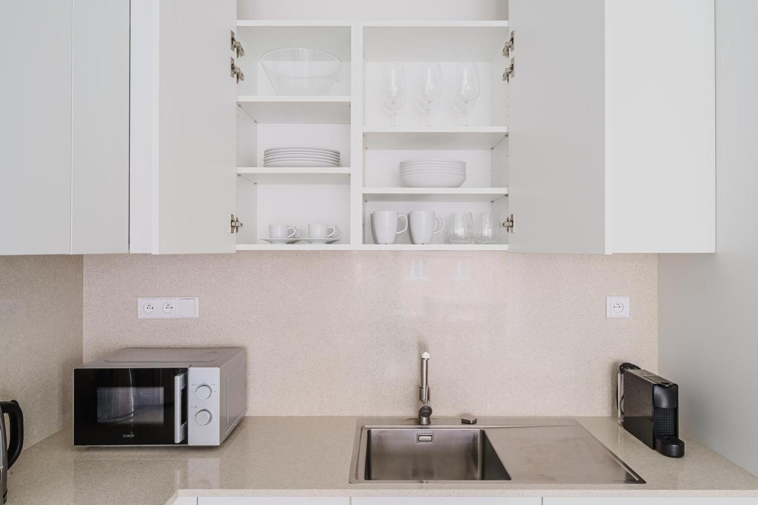 Blueground 7 Furnished Close To Offices Prg-29 *